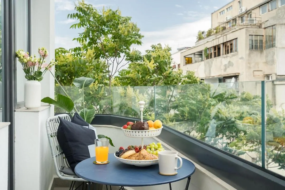 Sunny 3Br Large Flat - Amzei Square - 3 Balconies Appartement Boekarest